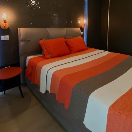 Stylish Apartment, Skopje Centre - Private Parking - Panoramic Views 외부 사진