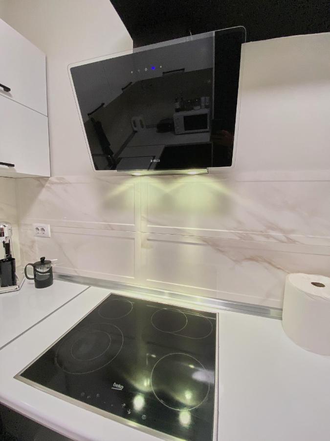 Stylish Apartment, Skopje Centre - Private Parking - Panoramic Views 외부 사진