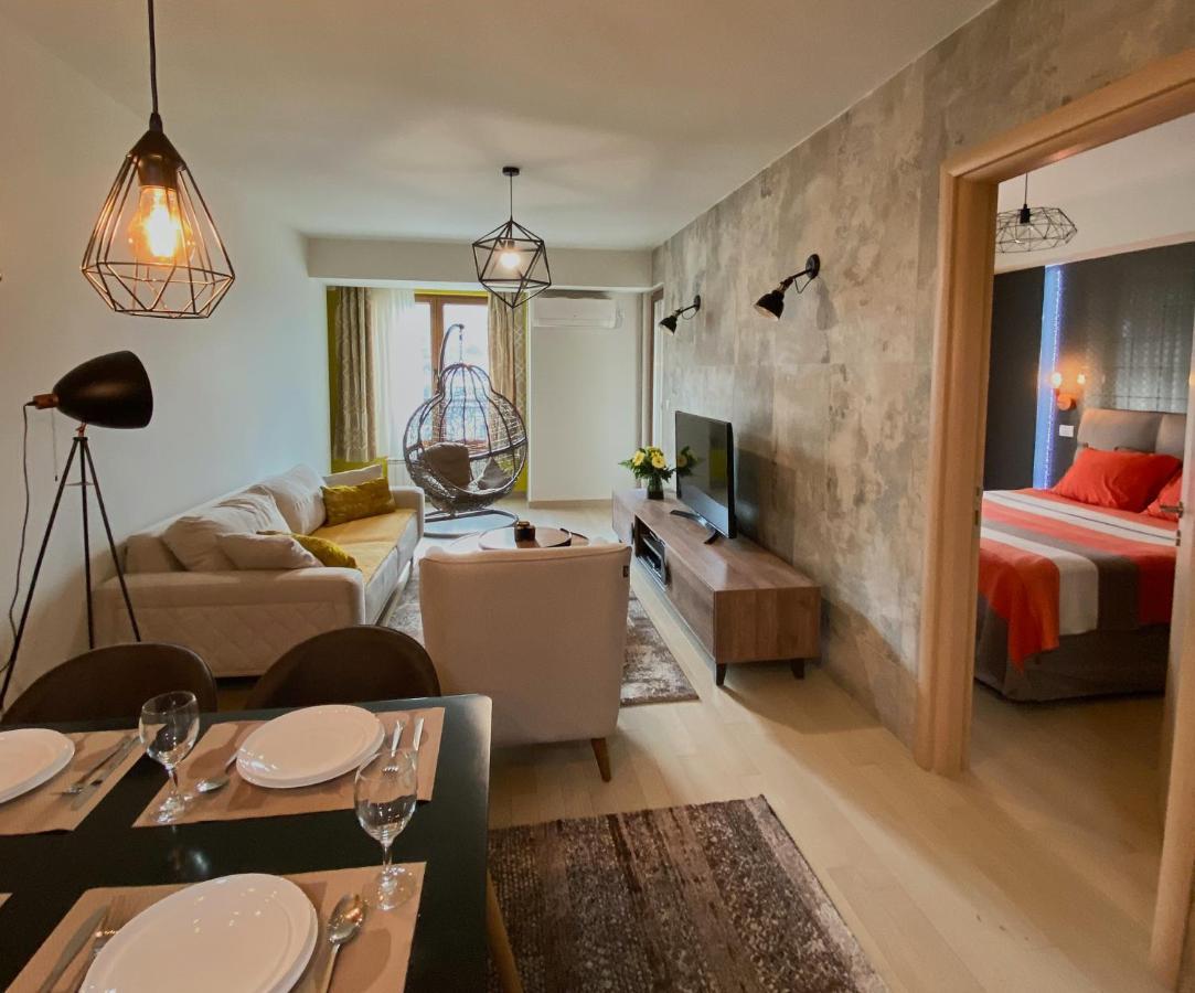 Stylish Apartment, Skopje Centre - Private Parking - Panoramic Views 외부 사진