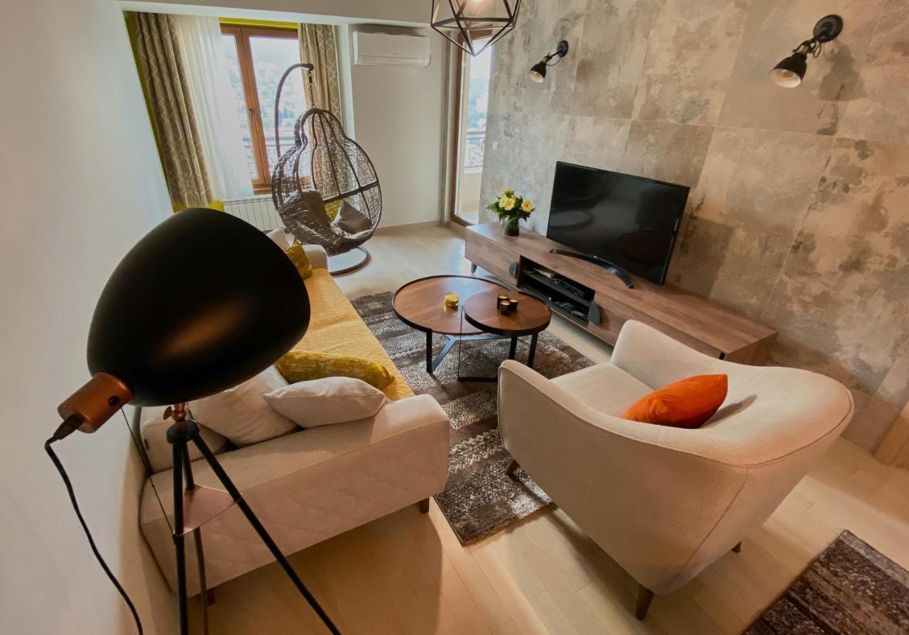 Stylish Apartment, Skopje Centre - Private Parking - Panoramic Views 외부 사진