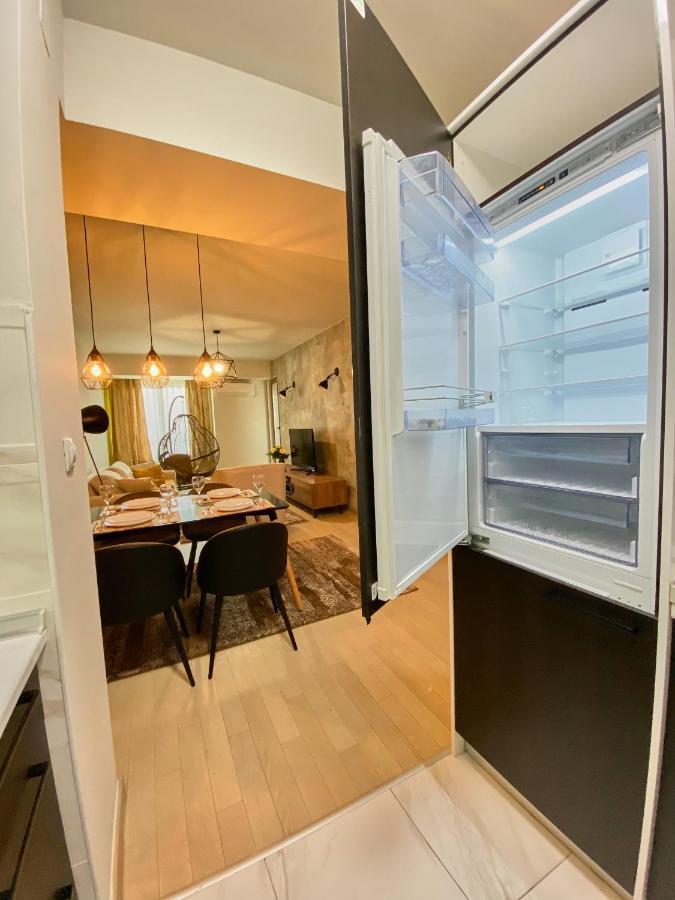 Stylish Apartment, Skopje Centre - Private Parking - Panoramic Views 외부 사진