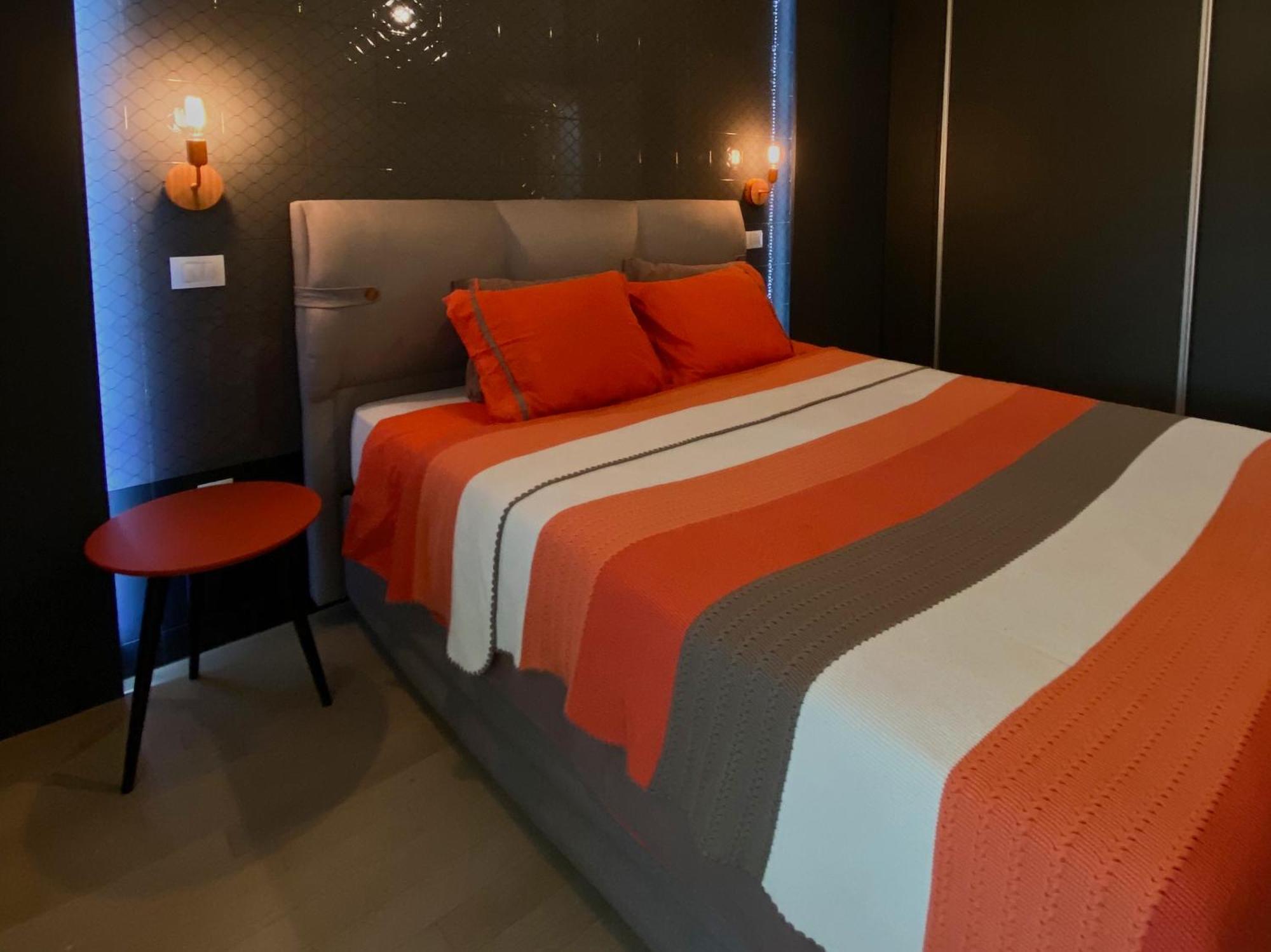 Stylish Apartment, Skopje Centre - Private Parking - Panoramic Views 외부 사진