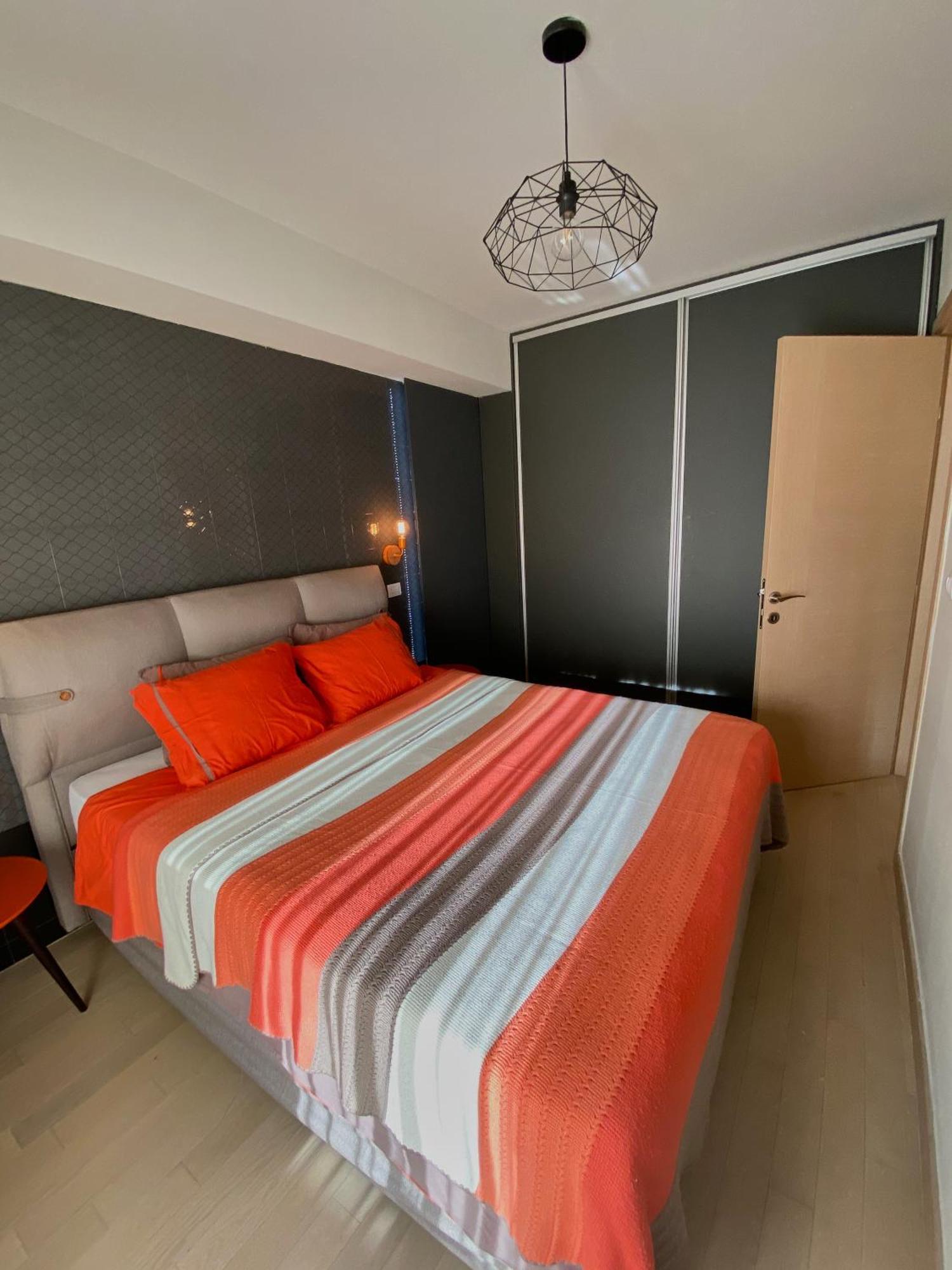 Stylish Apartment, Skopje Centre - Private Parking - Panoramic Views 외부 사진
